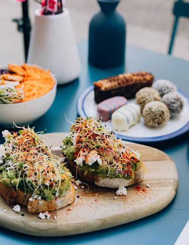 Healthy brunch at The Well Lab, CASA BOOST Eaux-Vives